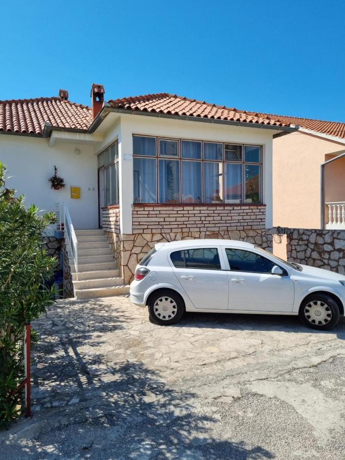 Josip Apartment Murter